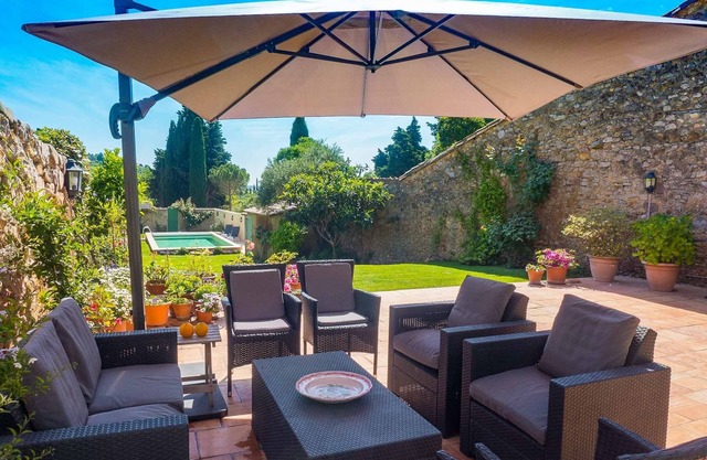 Belle maison au calme avec vues et piscine privée et proche du canal du midi