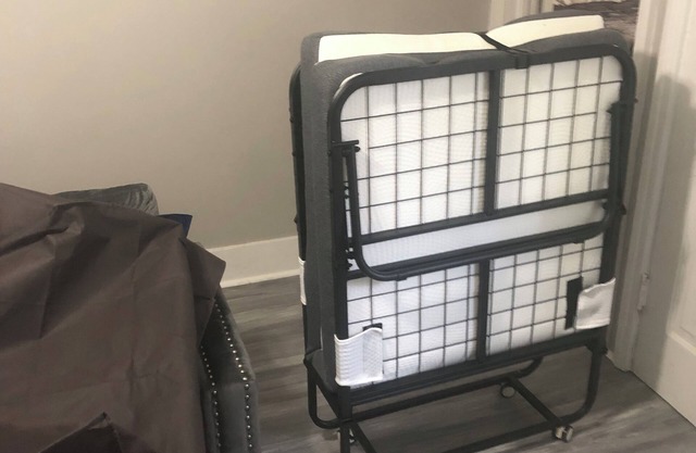 Nice little hideaway close to all the downtown amenities