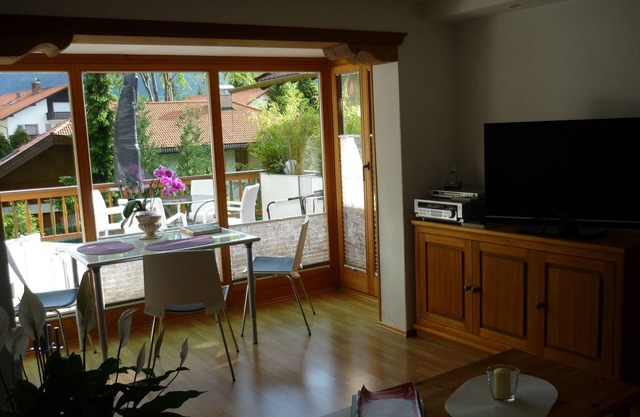 Bel appartement entièrement rénové avec amour juste en dessous du Karwendel.