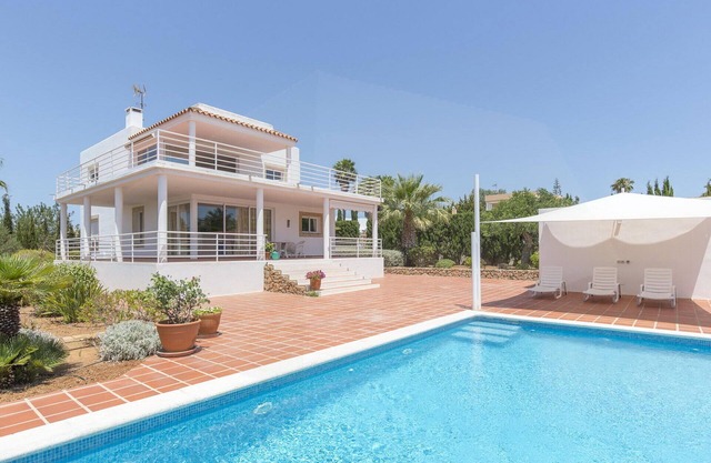 Bel appartement moderne avec piscine