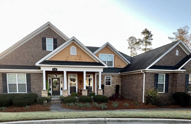Nice private neighborhood. House is about 7 miles from the master . Charming