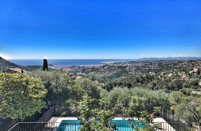 NICE PROVENCAL HOUSE WITH AMAZING VIEW ! A 15mn de NICE VUE MER FEERIQUE