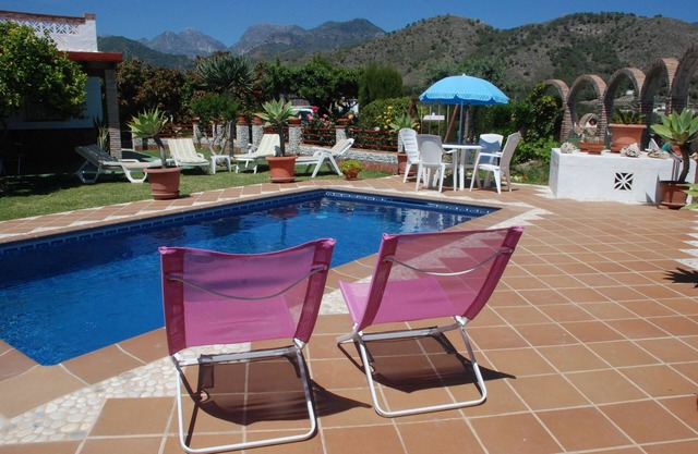 Belle maison rustique avec jardins et piscine sur la Costa del Sol.
