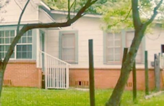 Nice & Spacious House in Silsbee w/ Self Check-in