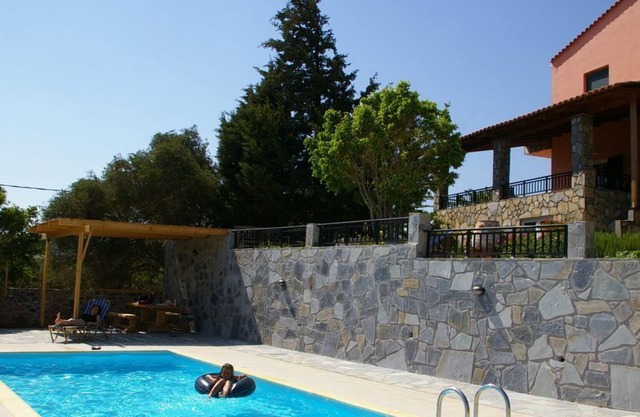 Nice studio in a holiday home by the idyllic olive grove, communal pool, WiFi