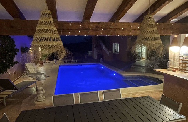 Belle villa avec piscine, vue mer,wifi,airco,proche du centre et plages,jardin