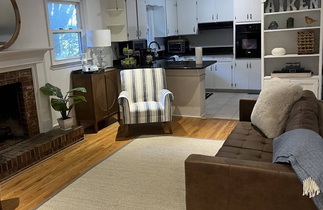 Nicely Furnished House in Aiken, South Carolina with lots of great amenities