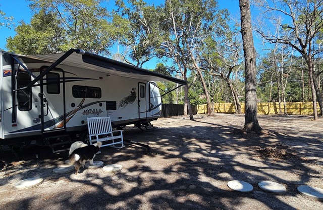 Niceville's Hidden Camper. Your cozy beachy escape