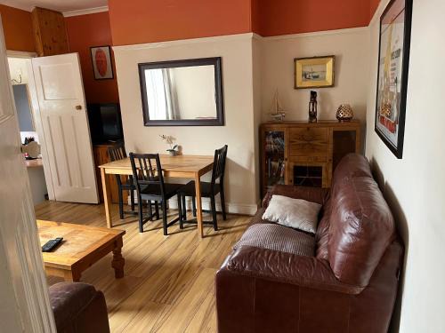 Nifty two bed flat nere park and city