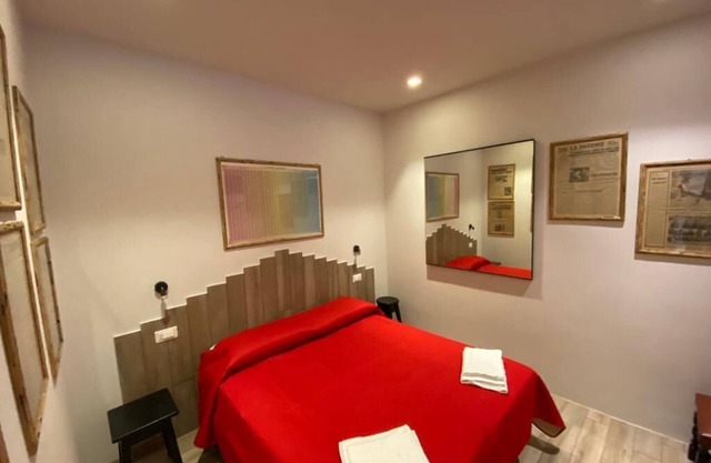 NiGiNo house sleeps 6, private pool and garden