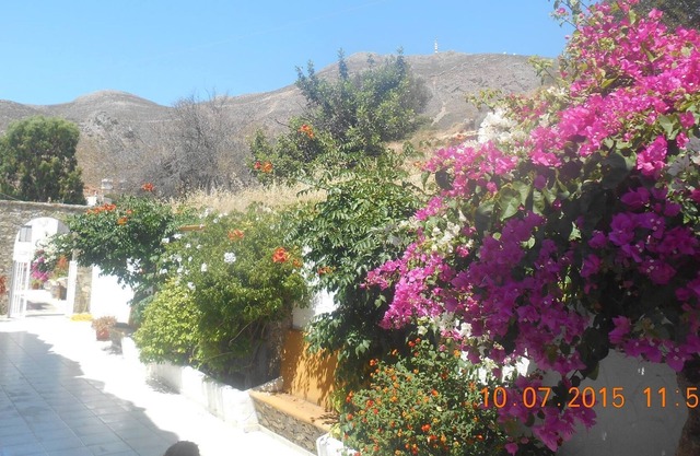 NIKOS STUDIOS AVEC GRANDE VUE SUR LA MER