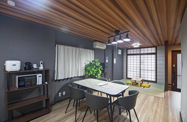 Nishinaka House | 12 minutes to Umeda | Up to 13 p - Nishinaka HOUSE / Osaka Ōsaka