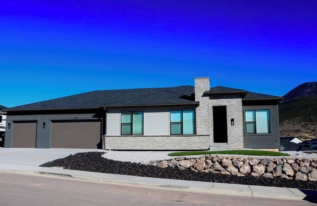 MOUNTAIN VIEW RETREAT New Property, movie theater, mountain views, 7 bedrooms