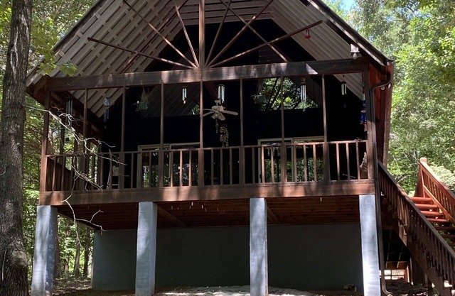 Newly furnished 3 bedroom 2 bath on the lake with covered dock