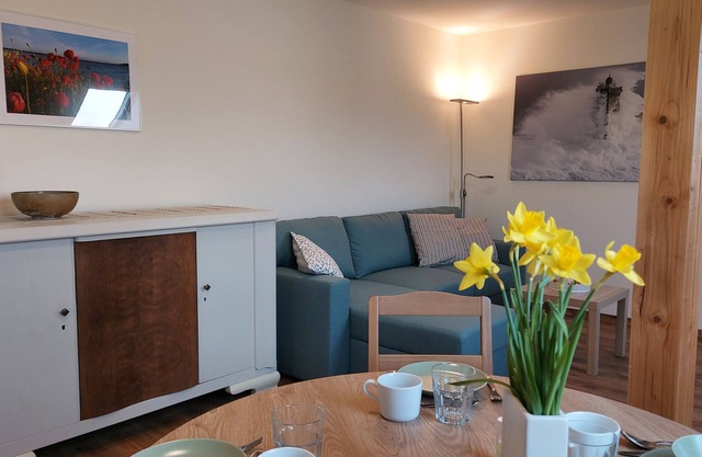 Nr.1/ 2-room-FeWo (right) 2-4 pers. +1 baby, loggia, upper floor - H3 Living at the farm café with party barn