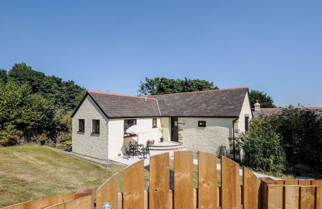 NO 1, romantic, with a garden in Liskeard