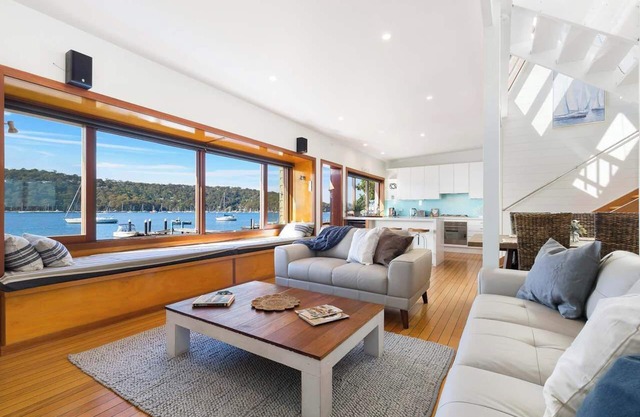 Private Waterfront|No.1 Scotland Island Retreat