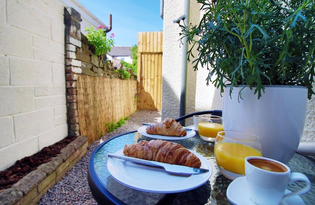 ✪City Style 2 Bed House ✪CF24✪Business Stay✪Wifi✪