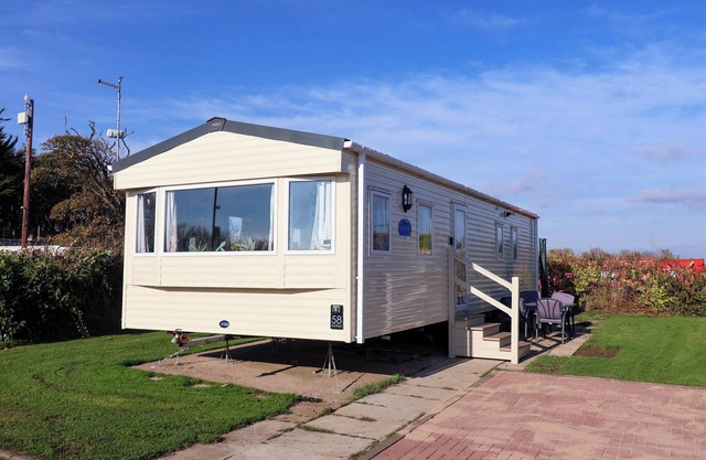 NO. 58 WESTFIELD, pet friendly, country holiday cottage in Skipsea