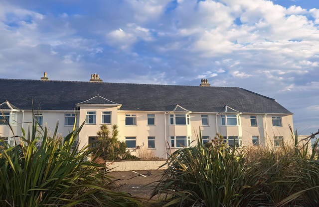 NO.7 PLAS DARIEN, pet friendly, with a garden in Trearddur Bay