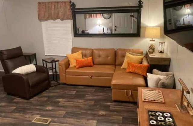 3 bedroom house: HVAC, washer & dryer, cable TV, Wi-Fi, 2 baths, Summerton, SC