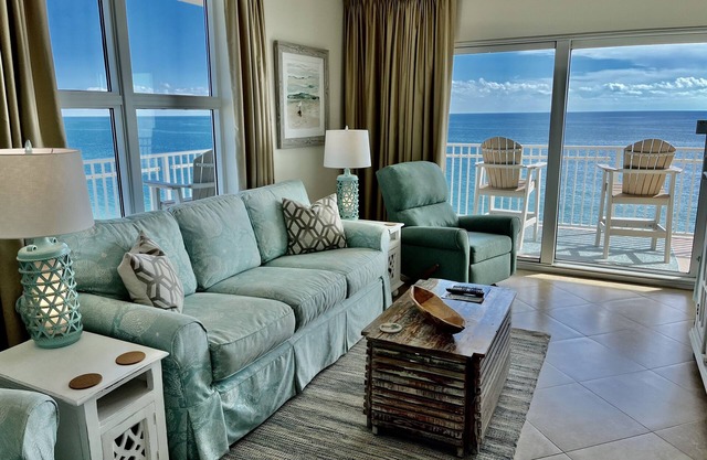 Crystal Shores 1001, unité de coin est, deux suites king avec salle de bain privée