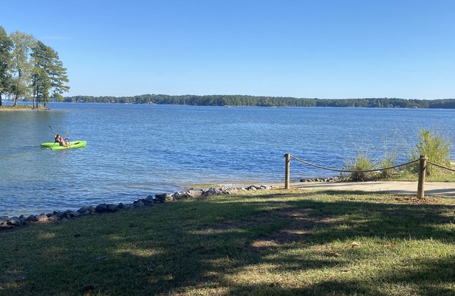 NO PET FEE-Private Dock-Boat Ramp-Kayaks-GREAT VIEW!
