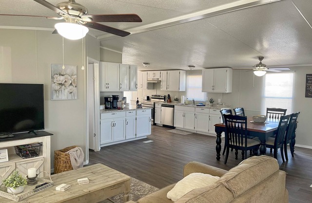 "No Worries" less than 10 minutes from Lake Texoma and Choctaw Casino