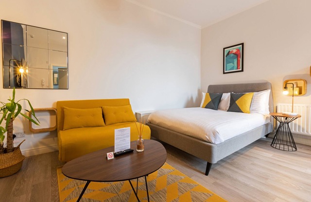 Flat3A Fulwood Heights-Studio-Entreprise-Salle de bain privée séparée