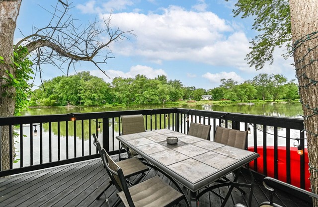 White River Casita: Kayaks, close to Grant Park, downtown Noblesville!