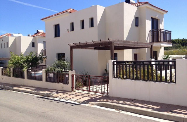 Nol Adre. Une villa de luxe avec sa propre piscine privée, vue sur la mer