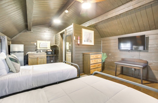 NOLA Area Retreat w/ Heated Pool Access!