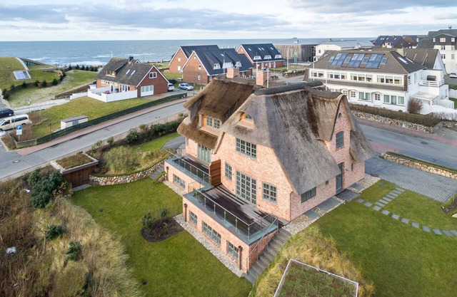 Noller's Hüs - Ein Traum von Ferienhaus Wartet mit dem Noller`s Hüs in Wenningstedt auf Sie