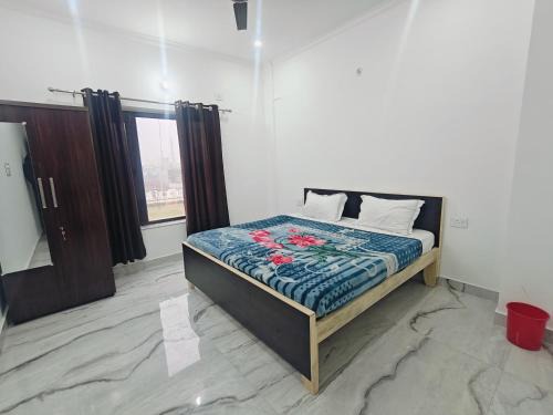 Non AC Room With Shared lounge