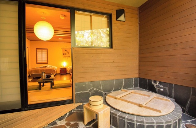 Nonsmoking Goemon openair bath special JapaneseWestern room Breakfast included / Shimanto Kōchi