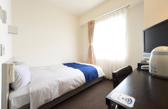 Nonsmoking Semidouble room Without meals / Uwajima Ehime
