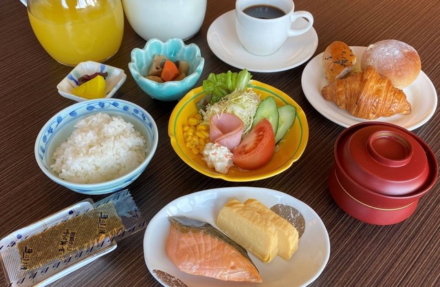 Nonsmoking twin roomFree parkingSpacious 27m2Breakfast included / Okayama Okayama