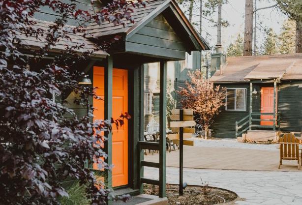 Noon Lodge