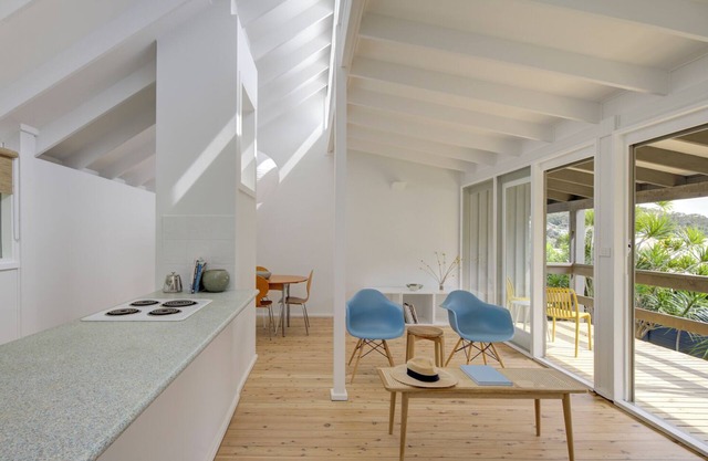 Norah Beach Shack 2 – 30m to beach!