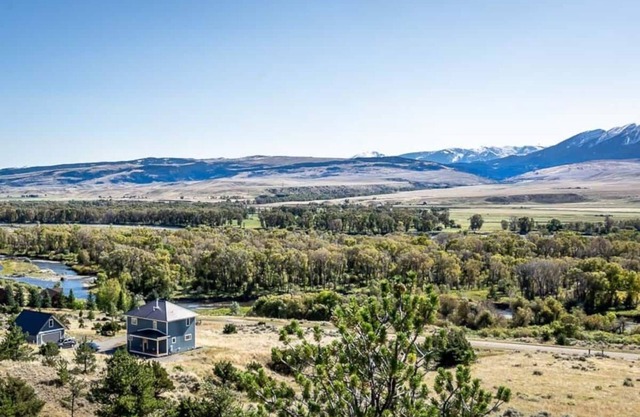 Nordic Farmhouse on the Yellowstone