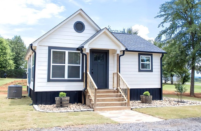 Nordin's Hillside Cottage Family/Pet FriendlyNear Lake Dardanelle and Mt. Nebo
