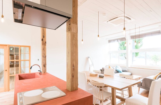 Bâtiment scolaire rénové, salle moderne de Nordisk Village Goto Islands