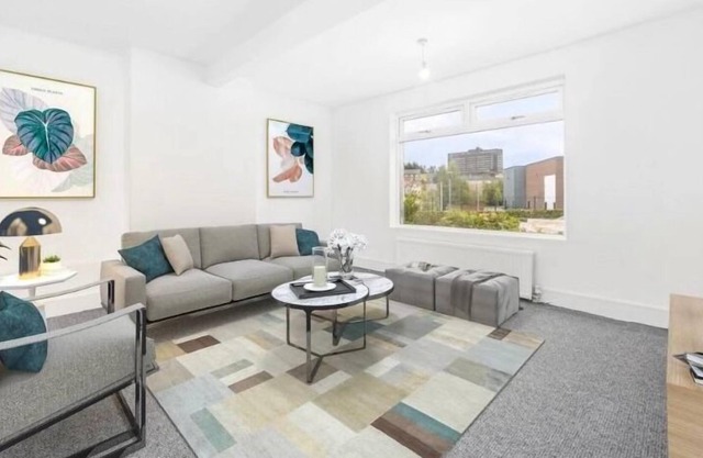 Norfolk House- 3 bedroomed stylist house perfect for families, travellers and contractors.