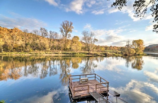 Norfork River Home With Dock-2 Miles to Lake