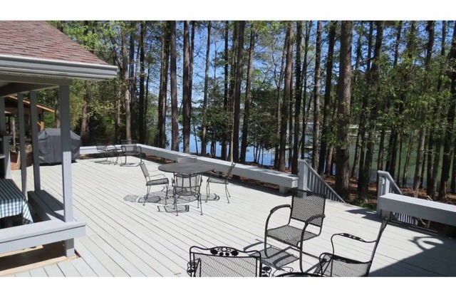 Beautiful Lake Front Home on Clarks Hill Lake