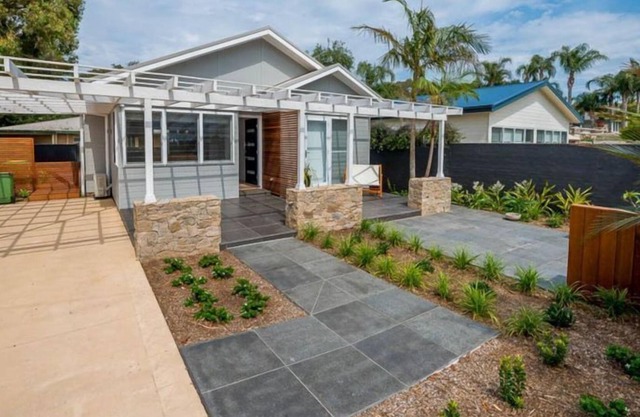 North Avoca Beach Cottage