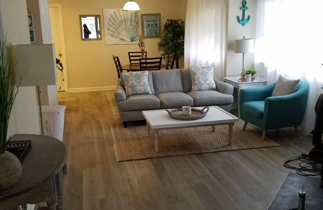 Condo sur la plage nord, mignon, confortable et propre.