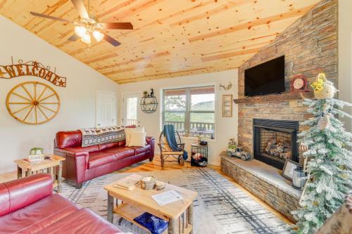 North Carolina Cabin - Pool Table and Mountain Views