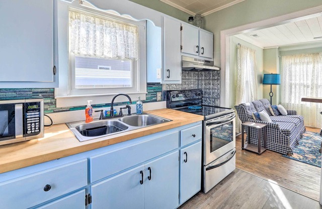 North Carolina Cottage Near Golfing & Hiking!