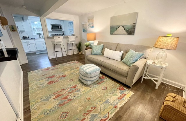 North End Beach Bungalow- Steps From the Beach